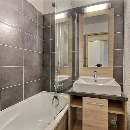 à Belle Plagne, 4 Personnes, Terrasse Vue Sud-ouest - Fr-1-455-260 *